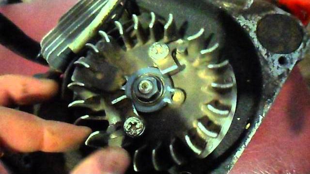 Нет искры на бензопиле no sparks chainsaw Нет искры на бензопиле no sparks chainsaw