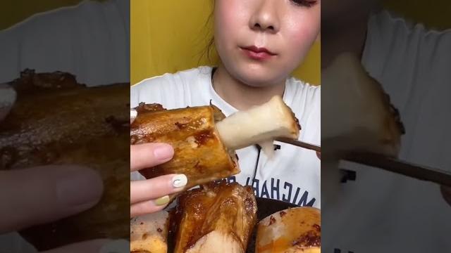 Chinese asmr eats bone marrow Chinese asmr eats bone marrow
