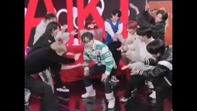 When its slay kids not stray kids. twerk like there is no tomorrow #skz #slaykids #gay #straykids When its slay kids not stray kids. twerk like there is no tomorrow #skz #slaykids #gay #straykids