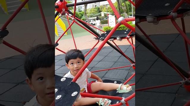 小犬颱風 17級陣風 玩公園|咚2y9m17d 桐9y6m 小犬颱風 17級陣風 玩公園|咚2y9m17d 桐9y6m