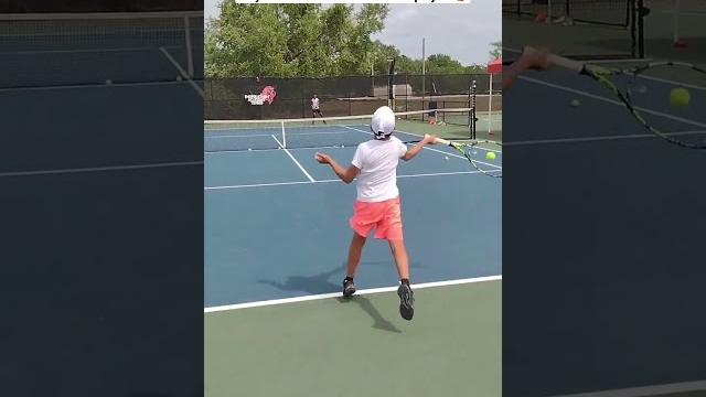 Always impressive to watch teodor davidov, a 12-year-old ambidextrous tennis player, training ! Always impressive to watch teodor davidov, a 12-year-old ambidextrous tennis player, training !