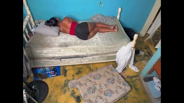 Fantasma se aprovecha de mujeres mientras duermen - srjaquem Fantasma se aprovecha de mujeres mientras duermen - srjaquem