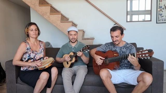 Caminhando (n. cavaquinho / n. bahia) playback Caminhando (n. cavaquinho / n. bahia) playback