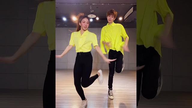 Sweet couple dance 甜度超標舞蹈!你身邊甜度超標的人是誰? #shorts Sweet couple dance 甜度超標舞蹈!你身邊甜度超標的人是誰? #shorts