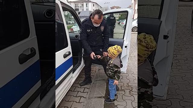 Türk poli̇si̇ni̇n şefkati̇ Türk poli̇si̇ni̇n şefkati̇