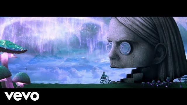Benee - snail (official music video) Benee - snail (official music video)