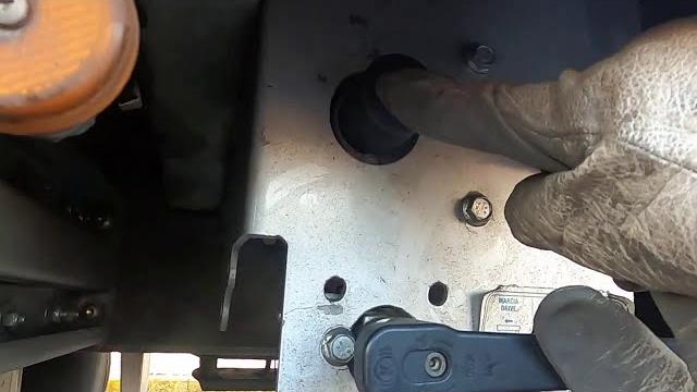 Красная и чёрная кнопки в тормозной системе прицепа!!!#автошкола_дальнобоя#тормозная_система Красная и чёрная кнопки в тормозной системе прицепа!!!#автошкола_дальнобоя#тормозная_система