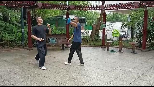 Hkscsa : 少林腿法《正下壓腿練習》 Hkscsa : 少林腿法《正下壓腿練習》
