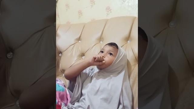 Bocil terciduk pakai jilbab emaknya Bocil terciduk pakai jilbab emaknya