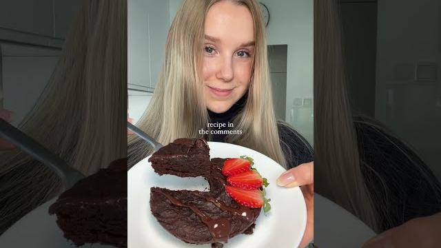 4-ingredient healthy chocolate microwave cake #glutenfree #healthydessert #vegancake #healthy 4-ingredient healthy chocolate microwave cake #glutenfree #healthydessert #vegancake #healthy