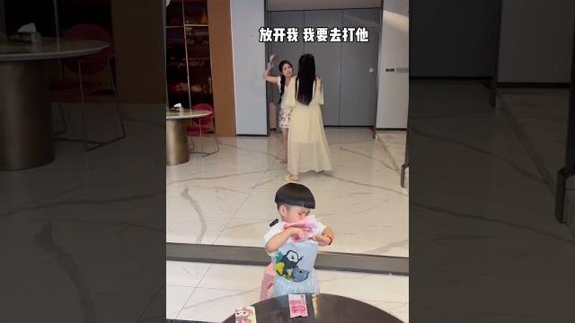 3岁儿子和妈妈一起坑姑姑 3岁儿子和妈妈一起坑姑姑