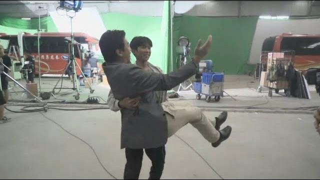 【tfboys 王源】#王源 vs #邓超「体重和臂力的重要性」-roy wang 【tfboys 王源】#王源 vs #邓超「体重和臂力的重要性」-roy wang