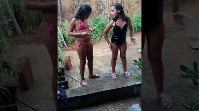 Meu primeiro banho de chuva Meu primeiro banho de chuva