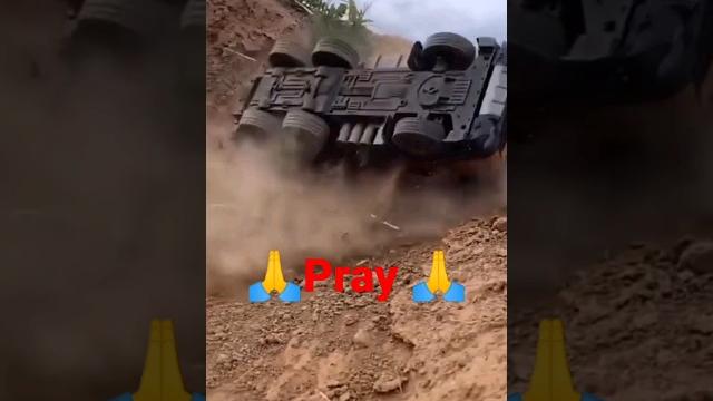 Lorry fall down in hill #truck #jcb #tractor #horos #blackking619 #roadking #lorry #machin #bus Lorry fall down in hill #truck #jcb #tractor #horos #blackking619 #roadking #lorry #machin #bus