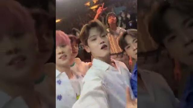 Grupo de kpop encontra fãs no brasil (com mcnd) Grupo de kpop encontra fãs no brasil (com mcnd)