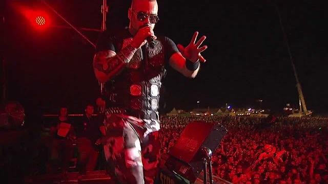 Sabaton - uprising (official live) Sabaton - uprising (official live)