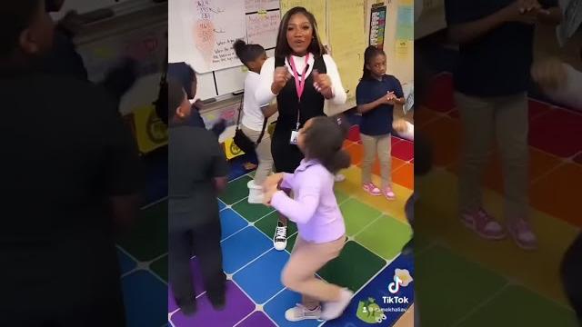 My 2nd graders forget who to tell when they have something to say… so we made this.. #viral My 2nd graders forget who to tell when they have something to say… so we made this.. #viral