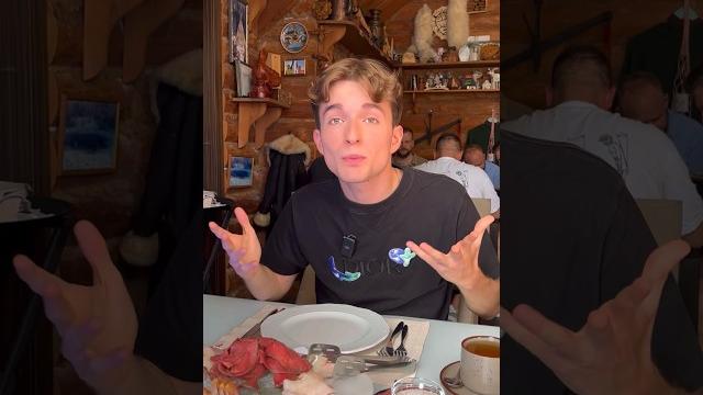 Итальянец впервые пробует сибирскую кухню Итальянец впервые пробует сибирскую кухню