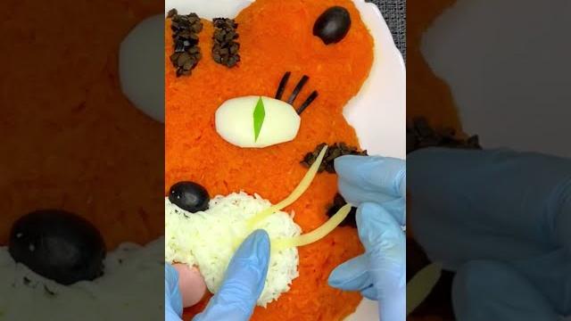 Новогодний салат тигр. бомбически вкусный Новогодний салат тигр. бомбически вкусный