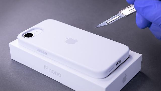 Iphone 16e unboxing and camera test! - asmr Iphone 16e unboxing and camera test! - asmr