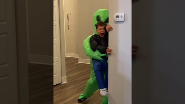 Son deserves acting award for this! Son deserves acting award for this!