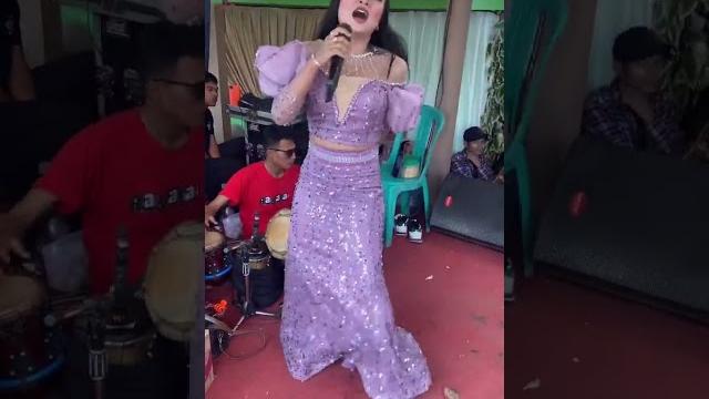 Goyang ulet bulu biduan bar bar cantik radjata entertaiment #dangdutgarut #dangdutacademy5 Goyang ulet bulu biduan bar bar cantik radjata entertaiment #dangdutgarut #dangdutacademy5
