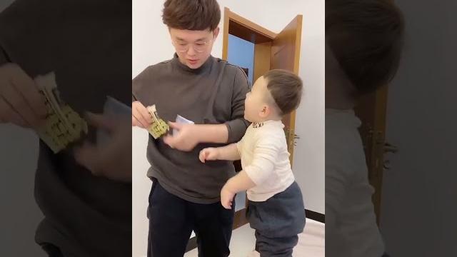 茶茶给爸爸上了一课,这么大人还不如一岁小孩! 茶茶给爸爸上了一课,这么大人还不如一岁小孩!