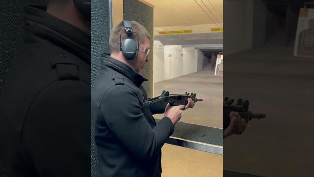 Shooting the imi uzi #shorts #uzi Shooting the imi uzi #shorts #uzi