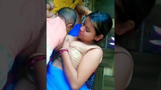 First time bhabhi ka breastfeeding video || beautiful mom first time ever breastfeeding video ️ First time bhabhi ka breastfeeding video || beautiful mom first time ever breastfeeding video ️
