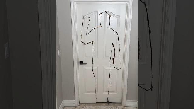 He shows the peephole and the room transforms! He shows the peephole and the room transforms!