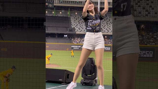 20240622 台鋼雄鷹 練習生-芃芃 拍手歌藍寅倫 #fancam 20240622 台鋼雄鷹 練習生-芃芃 拍手歌藍寅倫 #fancam