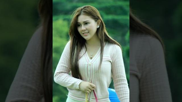 Agama rena dyana, profil dan biodata lengkapnya Agama rena dyana, profil dan biodata lengkapnya