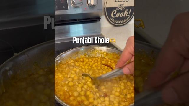 Punjabi chole #punjabicholemasala #punjabi #chole #trending #trendingshorts #delhi #indianstreetfood Punjabi chole #punjabicholemasala #punjabi #chole #trending #trendingshorts #delhi #indianstreetfood