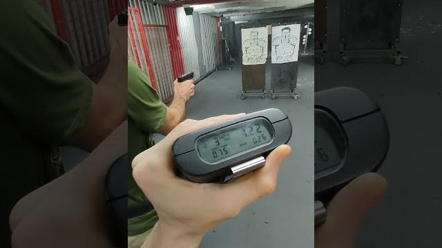 Стрельба глок17. мозамбик. первый выстрел за 0,75сек Стрельба глок17. мозамбик. первый выстрел за 0,75сек