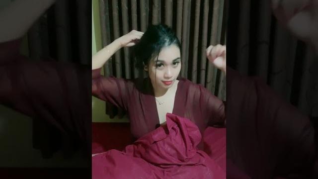 Hot live cewe cantik pake baju transparan,uting nya ping Hot live cewe cantik pake baju transparan,uting nya ping