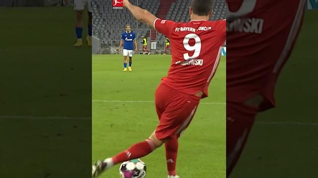 Lewandowski rabona assist Lewandowski rabona assist