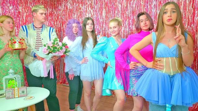 Титул - самая успешная школьница года в школе черлидерш!!! как девочки хотят победить? Титул - самая успешная школьница года в школе черлидерш!!! как девочки хотят победить?