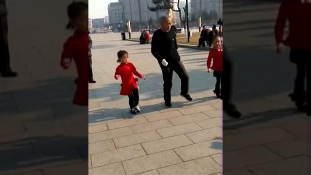 搞笑!广场舞!老少乐!范茉莉花! 搞笑!广场舞!老少乐!范茉莉花!