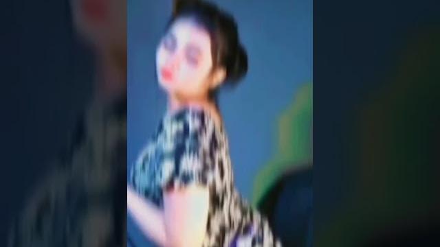 Goyangan pinggul #viral #goyangtiktok Goyangan pinggul #viral #goyangtiktok