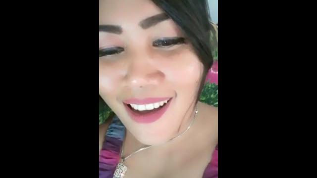 Tante semok hot . . jangan keras-keras nanti tidak kuat Tante semok hot . . jangan keras-keras nanti tidak kuat