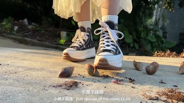 44期匡威帆布鞋踩大田螺 原声 44期匡威帆布鞋踩大田螺 原声