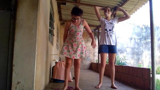 Aprenda a dançar com a de vestido Aprenda a dançar com a de vestido