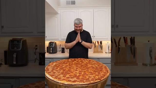 Pizza @patrickzeinali Pizza @patrickzeinali