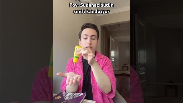 Sudenaz bütün sınıfı kandırıyor Sudenaz bütün sınıfı kandırıyor