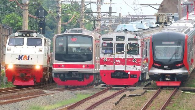 Pasukan kereta di dipo kereta terbesar indonesia !! ada krl china, krl inka, jr 205 marchen, tm 6000 Pasukan kereta di dipo kereta terbesar indonesia !! ada krl china, krl inka, jr 205 marchen, tm 6000