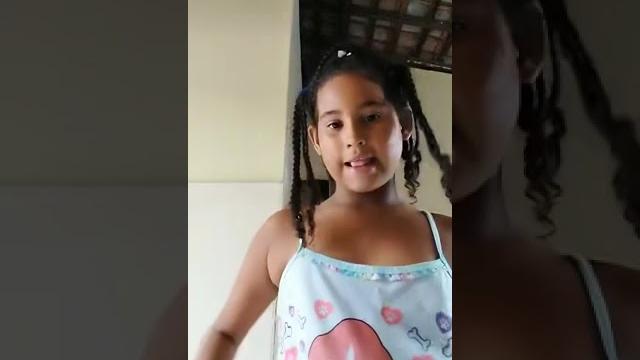 Me arrumando para festa da minha amiga ! Me arrumando para festa da minha amiga !