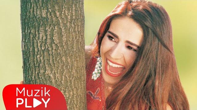 Yıldız tilbe - çat kapı (official audio) Yıldız tilbe - çat kapı (official audio)