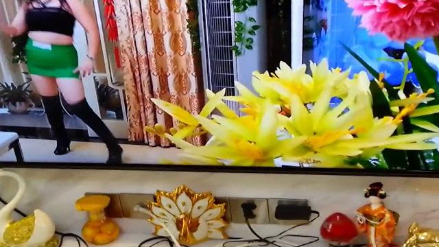 南昌玲玲广场舞在家里 南昌玲玲广场舞在家里