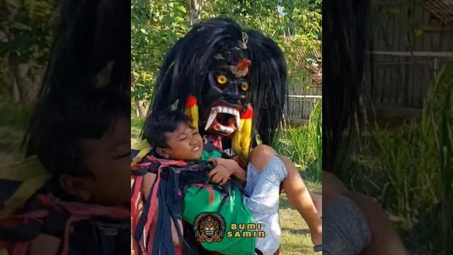 Barongan ngamuk ngejar orang #shorts #baronganblora Barongan ngamuk ngejar orang #shorts #baronganblora