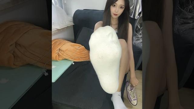 看看白袜女神的脚底 #feet #foot #socks #棉袜 #恋足 #脚底 #丝袜 看看白袜女神的脚底 #feet #foot #socks #棉袜 #恋足 #脚底 #丝袜